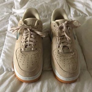 Women’s Air Force 1 Nike’s sneakers